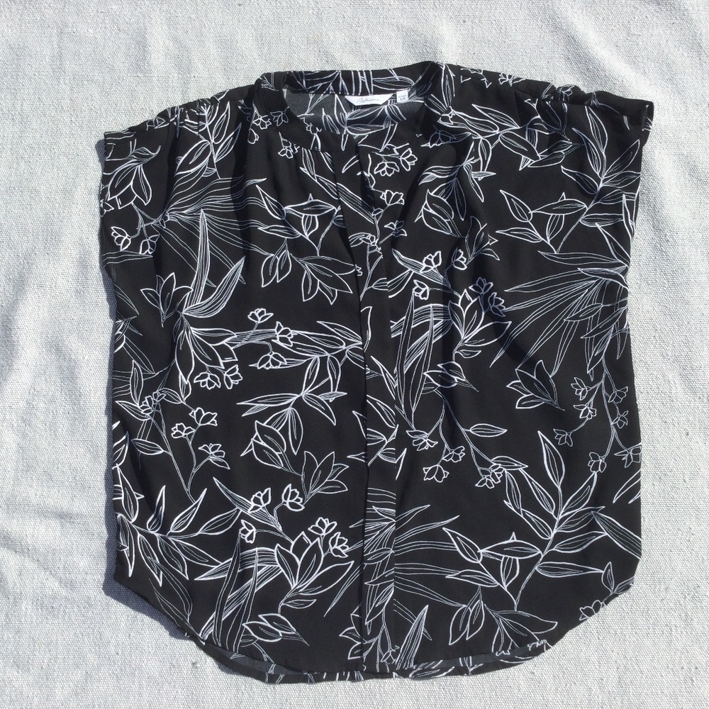 3 for $30 Reitman's black/ white blouse size sm